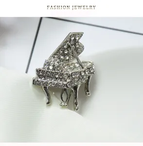 Silver tone piano brooch pin crystal rhinestone musical instrument corsage jewelry accessory
