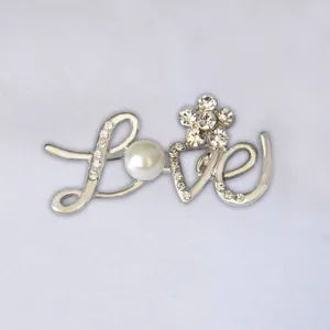 Fashion Alloy Letter Love Brooch Rhinestone Pearl Decorative Corsage Minimalist Women Jewelry Lapel Pin Gift