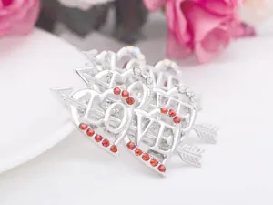 Broche coeur flèche en strass argenté pour femmes, bijoux de cadeau de saint valentin romantique.