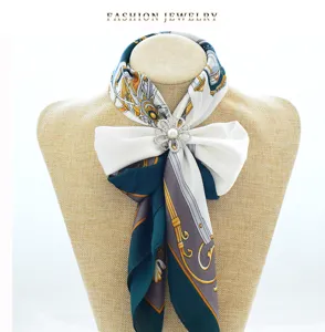Zinc alloy crystal pearl flower scarf ring detail, elegant silk scarf buckle holder.