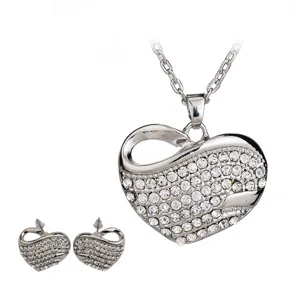 Parure de Bijoux Élégante en Alliage Collier Pendentif Cœur Strass et Boucles d'Oreilles pour Femmes Cadeau de Saint-Valentin