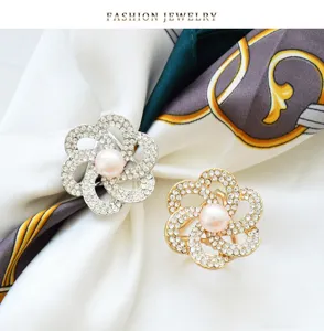 Exquisite rhinestone pearl flower scarf ring buckle, elegant fashion accessory for women shawls.
