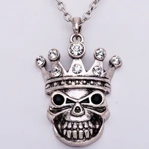 Collana con ciondolo teschio e corona stile punk con strass lucidi moda gioielli