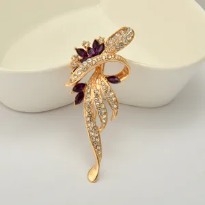 Elegant rhinestone flower brooch vintage gold plated crystal pin for women fashion accessories