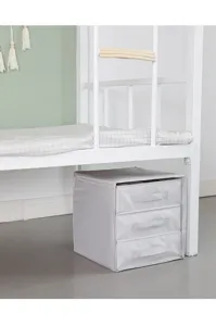 Vista di dettaglio del contenitore in tessuto grigio a 3 cassetti posizionato sotto il letto.