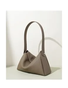 Élégant sac à épaule en cuir synthétique pour femmes, sac à main chic pour le travail.