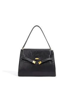 Élégant sac à main noir en cuir avec détails dorés et coutures contrastées pour le quotidien.
