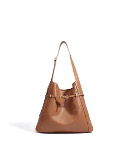 Detailansicht der braunen Leder-Hobo-Umhängetasche mit elegantem schmalem Gürtelverschluss.
