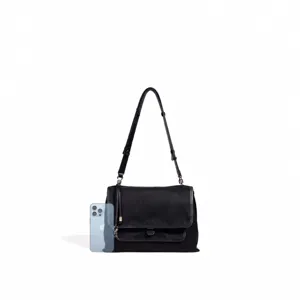 Bolso bandolera de nylon negro con solapa, estilo bolso tote de cercanías simple.