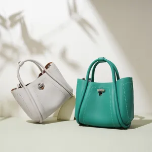 Stylische Damen Leder Handtasche Umhängetasche in schicken Farben, ideal für den Alltag.