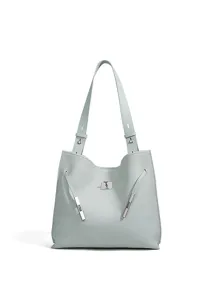 Minimalistische Schultertasche aus Leder mit Metallverschluss für den eleganten Arbeitsalltag.