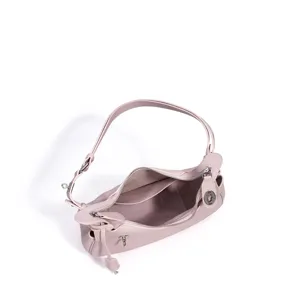 Sac a main bandouliere en cuir veritable rose, sac croissant minimalistique elegant