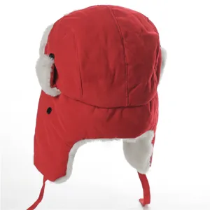 Roter Winter Bomberhut Detail, dicke winddichte Ushanka Ohrenklappen Mütze für Outdoor.