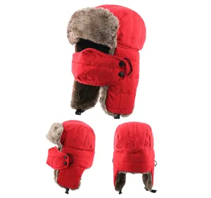 Rote warme Winter Trapper Mütze mit winddichter Maske und Kunstfell Ohrenklappen Skifahren
