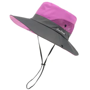 Kids outdoor sun hat detail featuring breathable mesh, adjustable chin strap, and pink grey color.