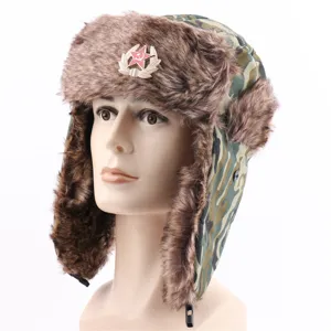 Unisex Tarnung Ushanka Mütze mit Ohrenklappen und Sowjet Stern Abzeichen für Outdoor Winter.