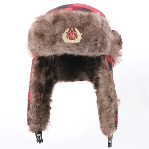 Sovietikou styl bomboy kamilo me plush autia kai kokkino mauro karo xeimerino skoufaki.