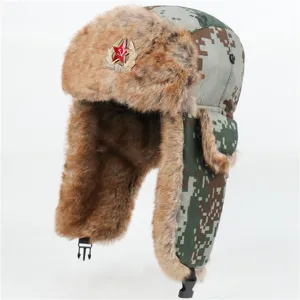 Winter Tarnung Ushanka Mütze mit sowjetischem Abzeichen, dicke warme Fliegermütze für kalte Tage.
