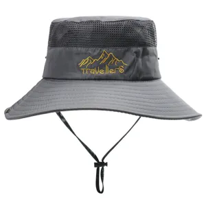 Chapeau de soleil d'extérieur avec couronne en maille, large bord et jugulaire réglable.