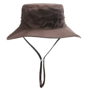 Chapeau de soleil marron en coton pour extérieur avec large bord et lanière, vue détaillée.
