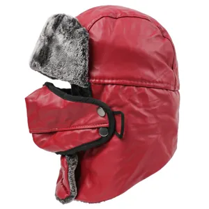 Bonnet ushanka en cuir rouge avec cache-oreilles en fausse fourrure et masque facial d'hiver.