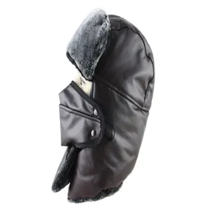 Vue détaillée d'un chapeau trappeur en cuir chaud d'hiver avec doublure en polaire et masque.