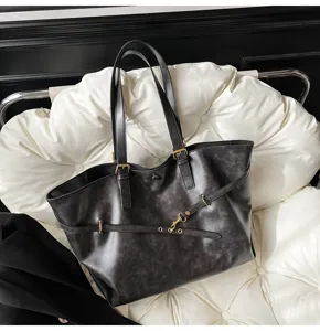 Classic large capacity tote bag, versatile retro shoulder bag for women daily use.