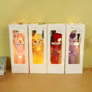 Handgemachte gestrickte Rosenblumen-Blumenstrauß Mit LED-Licht Geschenkbeutel Romantische Valentinstag Geschenk Heimtextilien Party-Zubehör