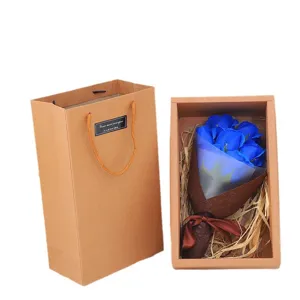 Blau Rose Seifenblumen Geschenkbox mit Papiertüte, ideal für Valentinstag und Geburtstage.