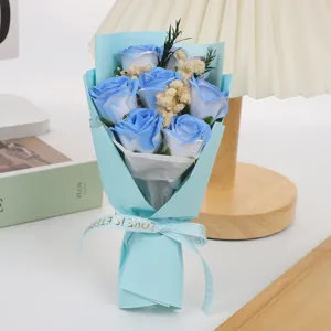 Bouquet di rose di sapone blu con fiori secchi, bellissimo regalo romantico per San Valentino.