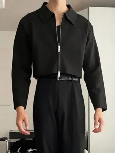 Maura konta andrika sakaki me pepta kai diplo fermouar se minimalistiko casual styl.