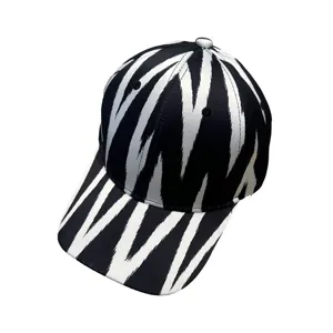 Ethnic style black and white ikat pattern baseball cap, stylish casual sun protection hat.