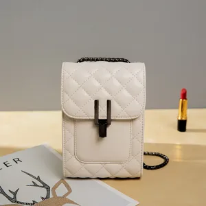Quilted mini chain phone bag for women, fashion shoulder bag, versatile crossbody bag.