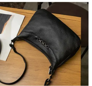 Minimalist solid color pebbled leather shoulder bag, stylish casual commuting hobo bag for women