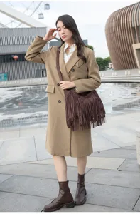Sac bandouliere retro a franges 2024, sac dumpling tendance unie mode chic et decontracte.