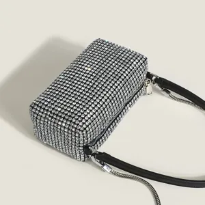 Sac à main scintillant en strass pour femme, élégant sac bandoulière de soirée en cristal.