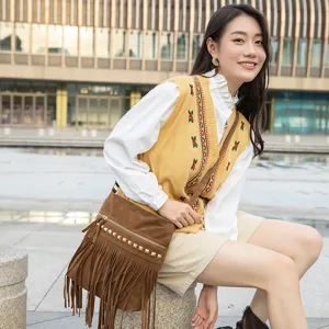 Retro bohemian versatile fringe shoulder bag, large capacity stylish crossbody bag for women.