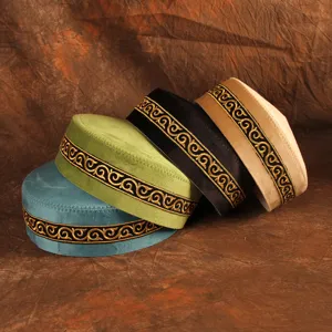 Kasachische traditionelle bestickte Kappe, elegante ethnische Samtmütze für Herren Auftritt.
