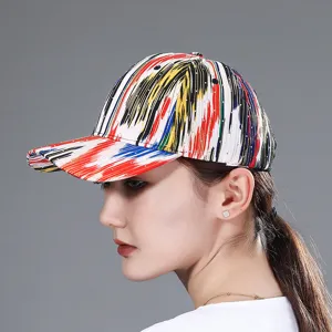 Elegante cappello da baseball stampato multicolore con strass per donna estate sole.