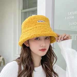 Chapeau Bob Chaud d'Hiver pour Femme Fausse Fourrure Peluche Casquette de Pêcheur Broderie de Lettres Chapeau de Soleil Extérieur