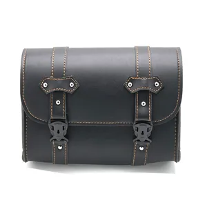 Schwarze Vintage Leder Motorrad Seitentasche Werkzeugtasche mit Riemen und Schnallen.