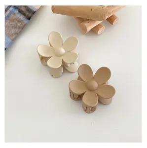 Matte flower hair claw clip cute aesthetic shark clip for thick hair styling accessories