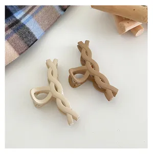 Matte twisted hair claw set aesthetic geometric shark clip elegant hair accessory for women