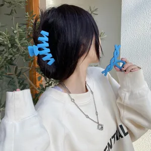Molla per capelli blu opaca clip squalo minimalista accessorio per capelli elegante per donna