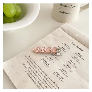 Pinza de pelo con corazón de espejo, horquilla lateral de acrílico para estilo diario.