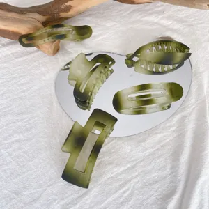 Green gradient hair claw clip set, stylish aesthetic hair accessories for women and girls daily wear.