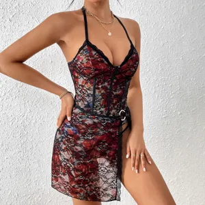 Sexy abito corset in pizzo con stampa floreale, schiena scoperta e spacco elegante.
