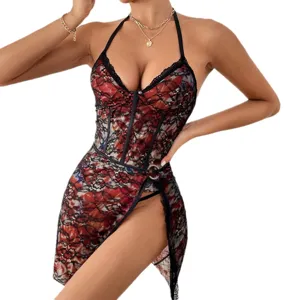 Abito sexy con scollo all'americana e spacco in pizzo per donne, look da discoteca.
