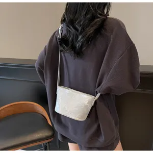 Silberne geprägte Beuteltasche Damen Umhängetasche minimalistisch Alltag Mode vielseitige Tasche