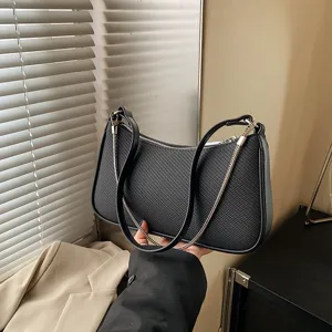 Trendige schwarze Textur Schultertasche minimalistische Unterarmtasche für Damen Alltagsmode